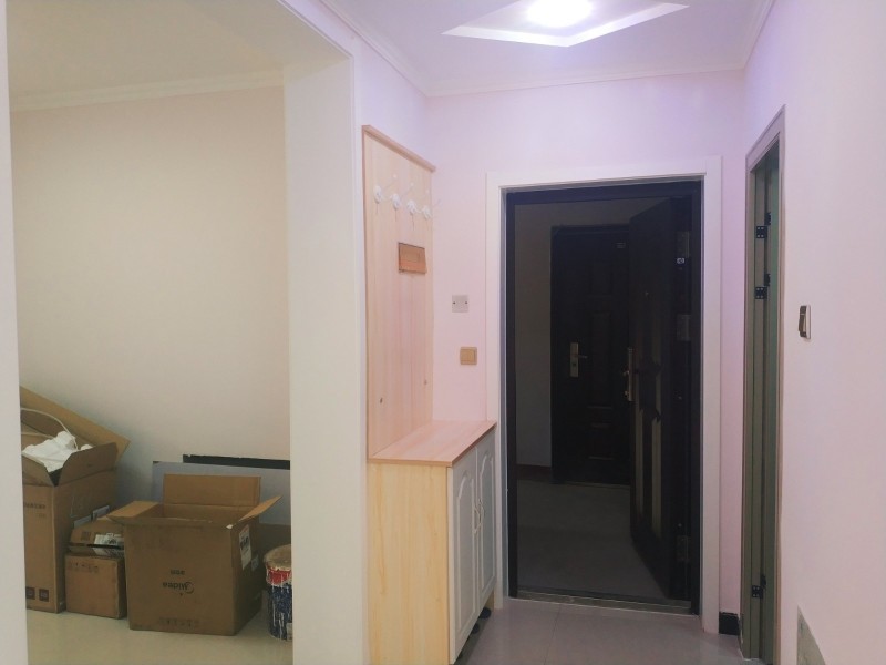 地址在邯郸高开区赵辛大街，邯郸市一中经开校区，东城书苑，7号楼，一层西户。两室一（第 8 张）