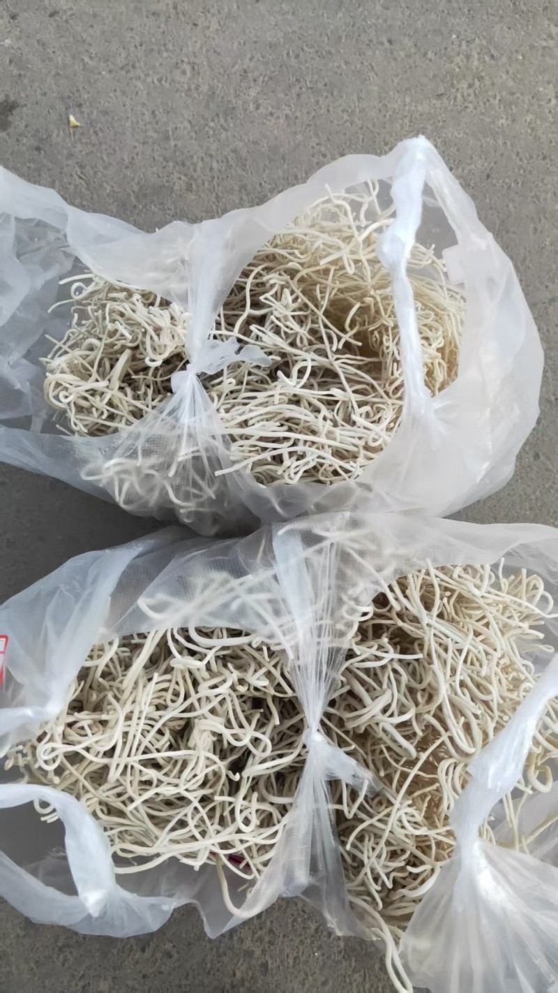 海带成捆是4块钱一斤，成大包要是3.5一斤一大包是三十来斤左右，粉条是真正的纯红（第 2 张）