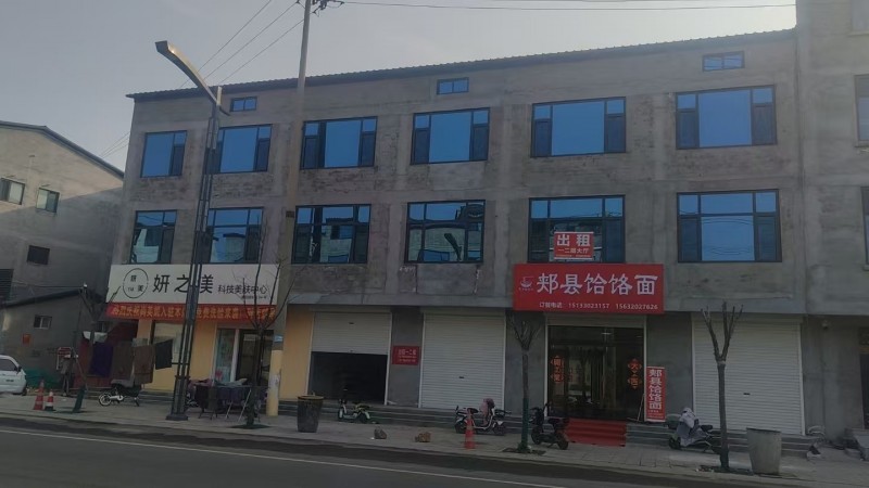 焦庄早市东20米路南。地理位置优越，房租便宜。（第 1 张）