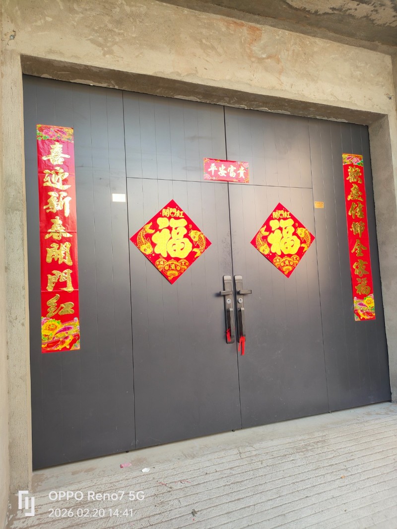 出租单元房带小院，空中花园南，小河道村，新房一层单元，干净整洁，
床、全新空调（第 1 张）