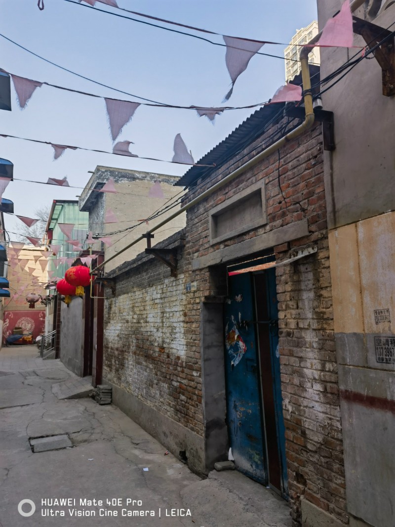 丛台区新三里铺幸福馨苑小区附近。独院二层楼。共四间，水电气齐全。部分家具。（第 2 张）