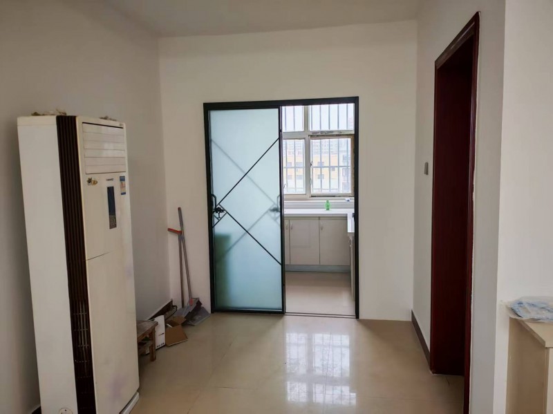 小吃一条街南头 平安小区单元房出租，三室两厅两卫一厨，家电齐全，拎包入住（第 3 张）
