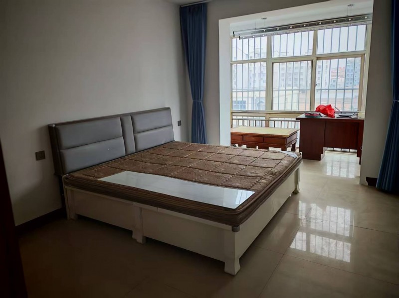小吃一条街南头 平安小区单元房出租，三室两厅两卫一厨，家电齐全，拎包入住（第 5 张）