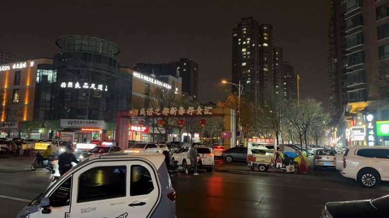 邯郸市丛台区从台北路98号德宜盛北京烤鸭商铺再好吃一条街路口对面华莱士旁边。 3（第 3 张）