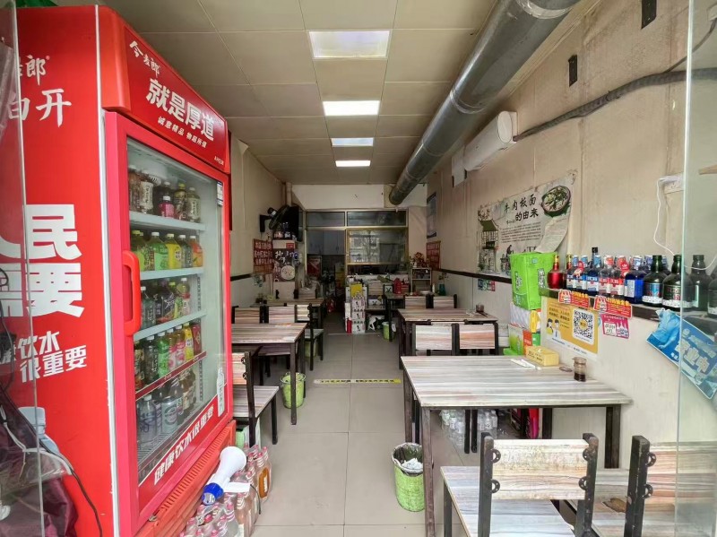 转店：世纪大街友谊路枫丹白露小区门口西十五米香河肉饼牛肉板面店，32平方米，转让（第 2 张）