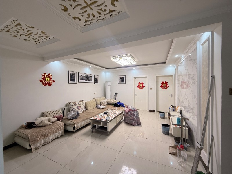 出租东城国际三室两厅一厨一卫，婚房，对外出租，家居家电齐全，拎包入住，价格面议非（第 3 张）