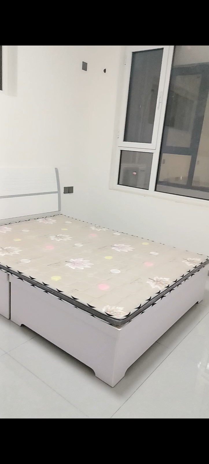 出租2室2厅1厨1卫，自建房3楼，位于老汽车站，交通方便，年租8000，水电齐全（第 1 张）