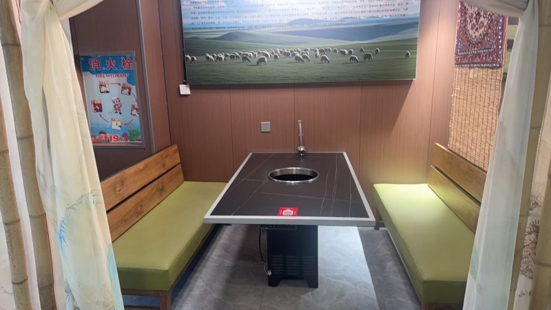 因个人原因不得以门店转让，火锅店，位置好客流量大，店内装修精致有格调，设备齐全（（第 4 张）