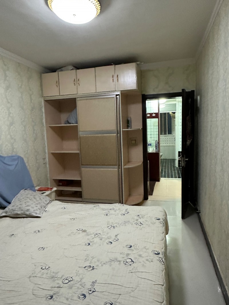 出租家和小区4楼平三一厅靠近广平小学天然气地暖均可用家具家电齐全拎包入住（第 3 张）