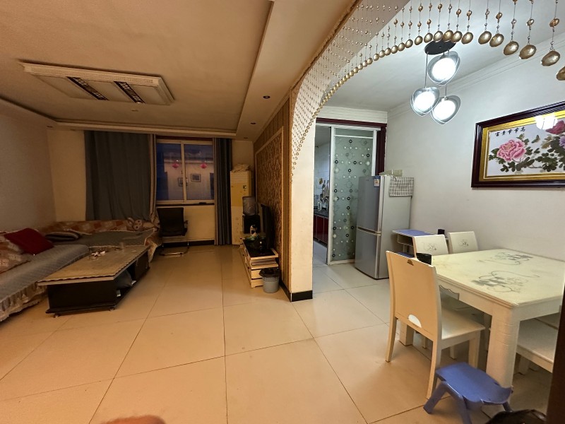 出租家和小区4楼平三一厅靠近广平小学天然气地暖均可用家具家电齐全拎包入住（第 6 张）