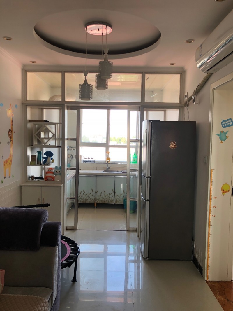 林里堡出租单元楼，全新家具，家电齐全，价格便宜。（第 2 张）