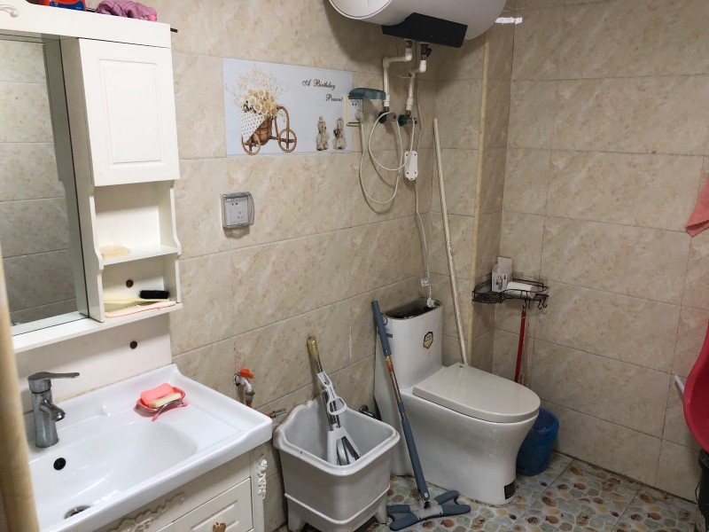 林里堡出租单元楼，全新家具，家电齐全，价格便宜。（第 4 张）