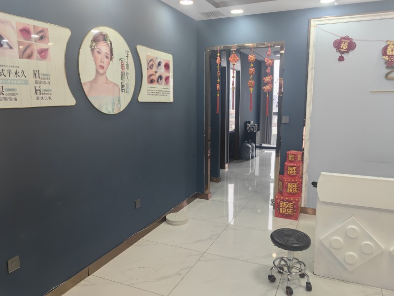出租美乐城T5楼 11层面积126平方米现成的美容院（第 2 张）