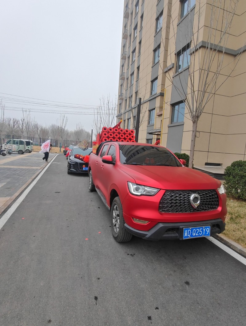 出租婚礼礼炮车红车红炮，长城炮，宝马六系，路虎揽胜奥迪A6
奔驰E300（第 2 张）