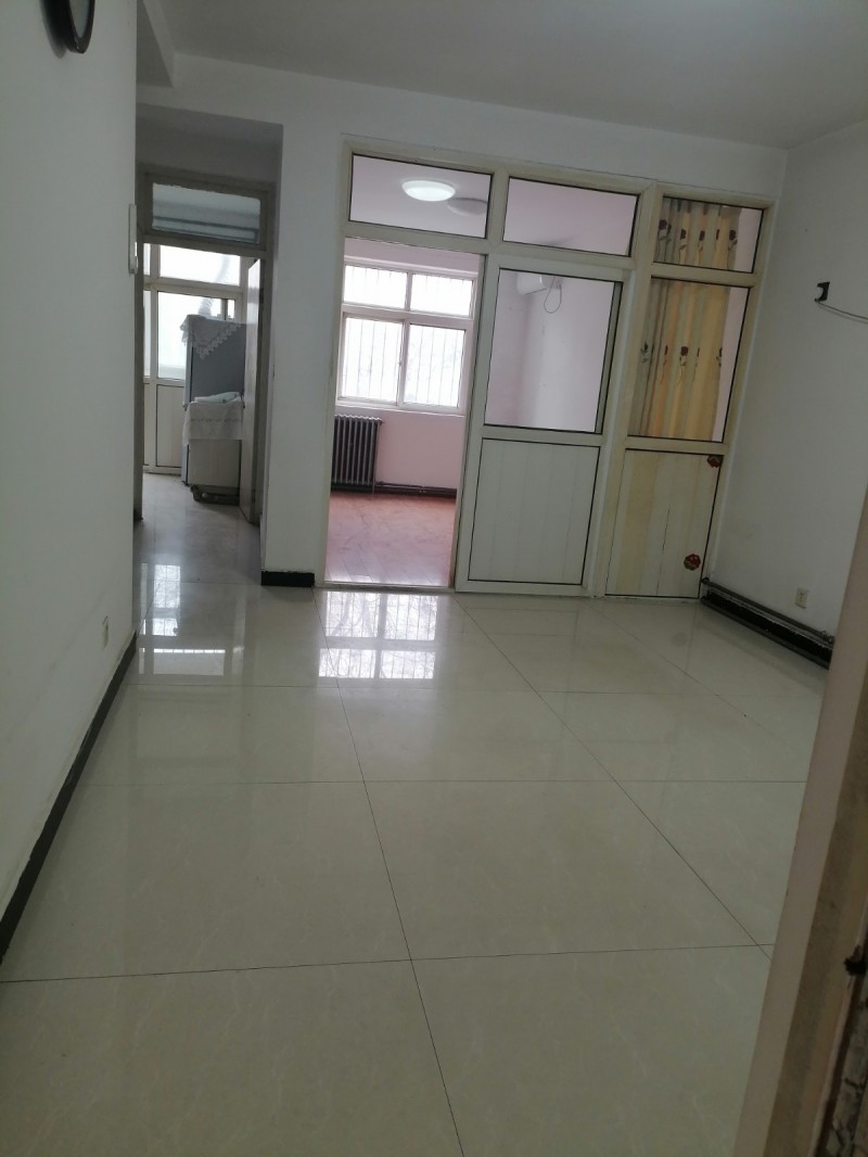 邯郸市第十中学对面内燃机院二楼，空房出租，适合：家教、辅导、陪读、小饭桌，干净安（第 1 张）