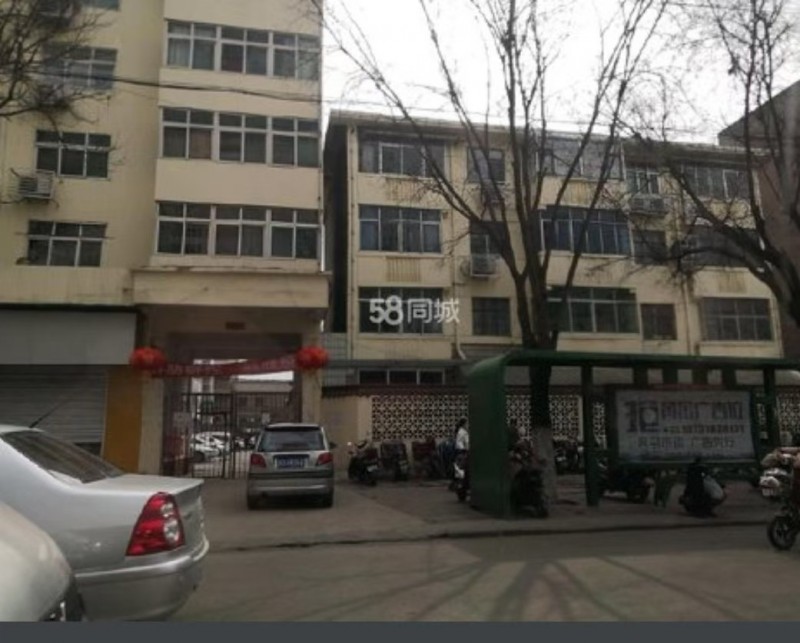出租交通岗聚宝隆150家属院 
一楼两室一厅带小院！双气！出入方便！院内可停车（第 1 张）