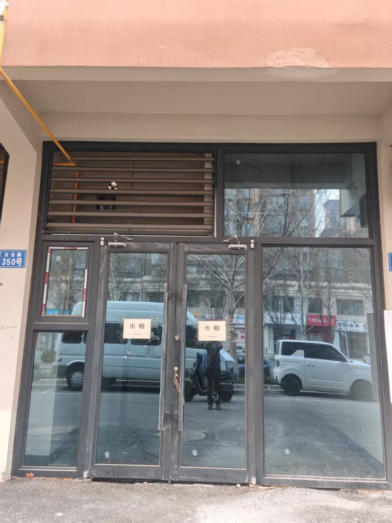出租门市，52平 
位置在邯山区五仓路临街门市（第 1 张）