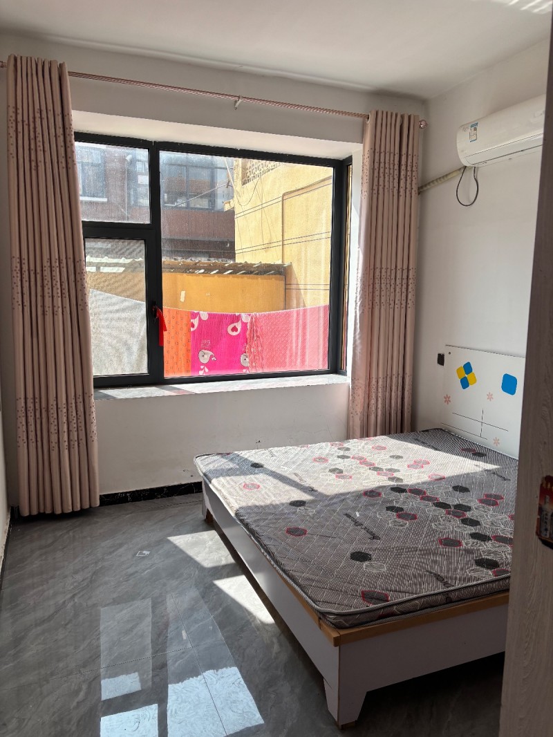 出租县城自建房三室两厅一厨两卫，南北通透，水电暖齐全，紧邻实验三，站前路小学，第（第 1 张）
