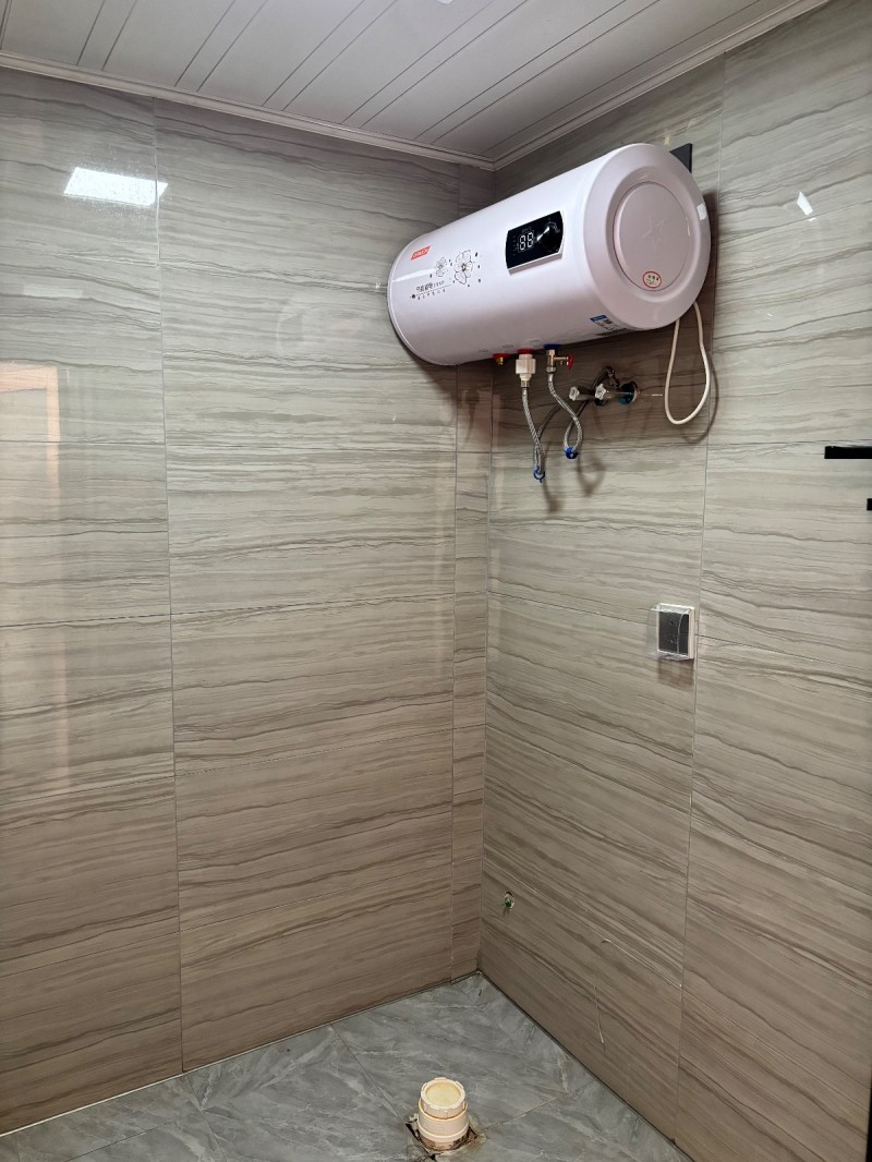 出租县城自建房三室两厅一厨两卫，南北通透，水电暖齐全，紧邻实验三，站前路小学，第（第 3 张）