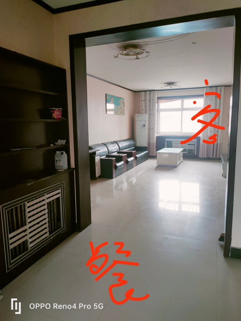 【建设局小区4楼】出入方便，一年200元物业费，三室一厅一厨一卫，家具家电齐全，（第 2 张）