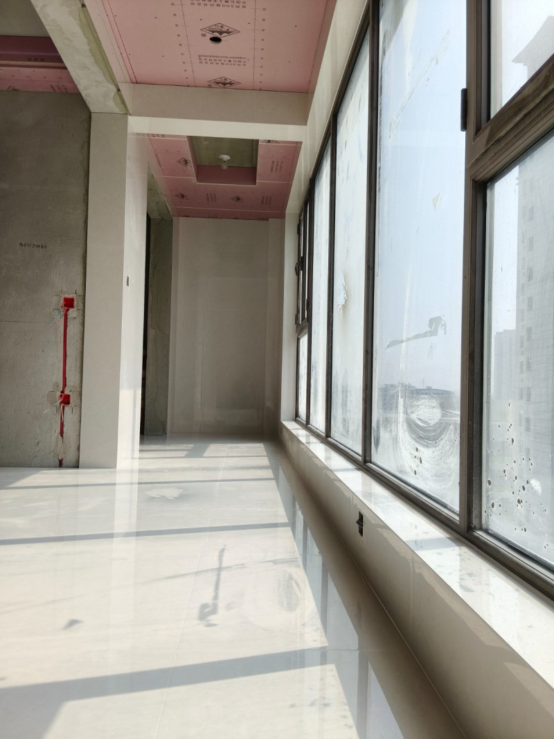 专业美缝施工团队，多年本地实战经验，专注瓷砖美缝、环氧彩砂、聚脲美缝。
✅免费（第 4 张）