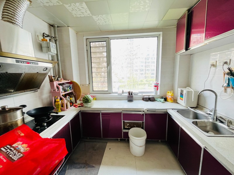 荣盛锦绣花苑三室两厅两卫，建筑面积132㎡，低层家具家电齐全，配备3台空调（1柜（第 7 张）