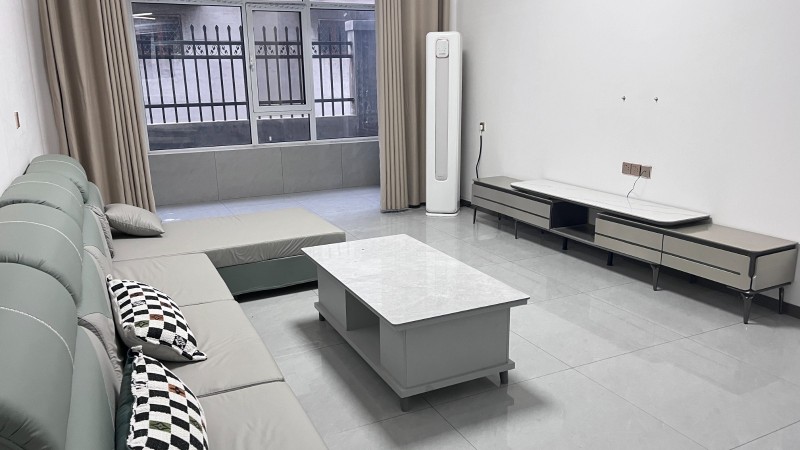 房屋出租：宽敞大阳台，南北通透户型，有三室两厅两卫和四室两厅两卫，新家具拎包入住（第 1 张）