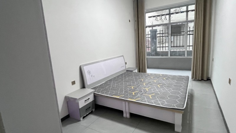 房屋出租：宽敞大阳台，南北通透户型，有三室两厅两卫和四室两厅两卫，新家具拎包入住（第 3 张）