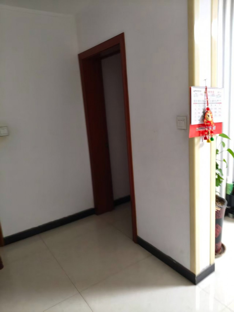 出租东方城单元房！一个月六百包括物业费（第 3 张）