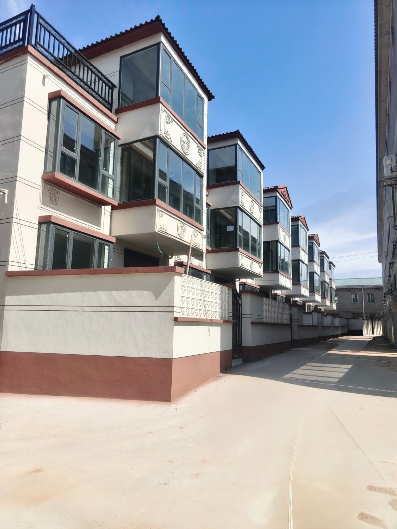 出售:菜市场附近自建房，毛坯独院别墅上下三层，220平米（第 1 张）
