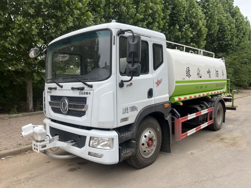出售个人一手洒水车，东风多利卡D9，康明斯发动机，195马力，水罐容积13立方米（第 1 张）