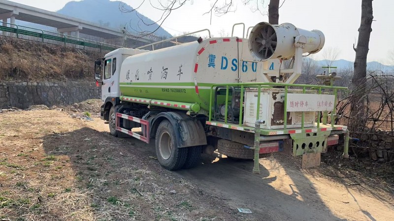 出售个人一手洒水车，东风多利卡D9，康明斯发动机，195马力，水罐容积13立方米（第 3 张）