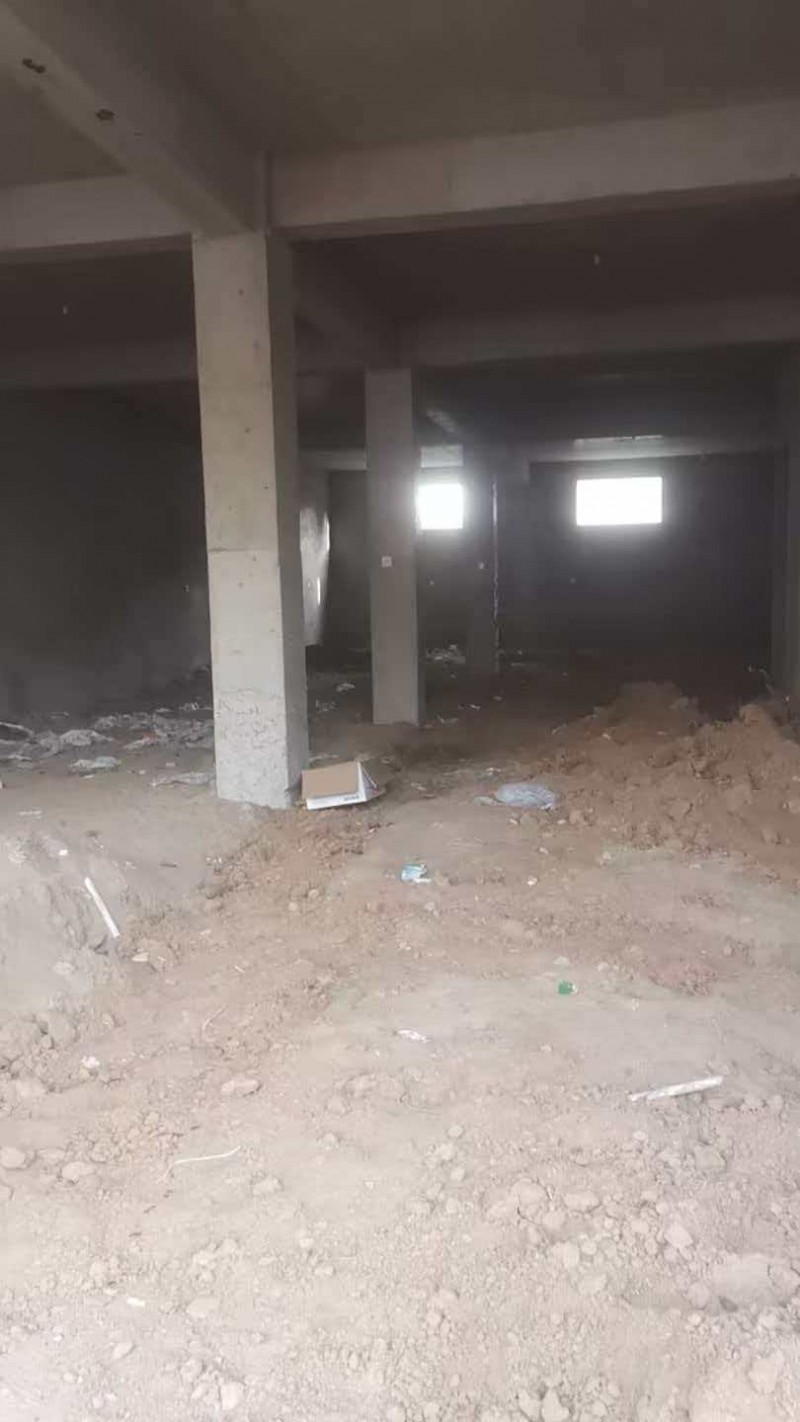 新房带电梯门市出租，一层200平，上下两层可整租，可分组，价格面议，交通便利水电（第 2 张）