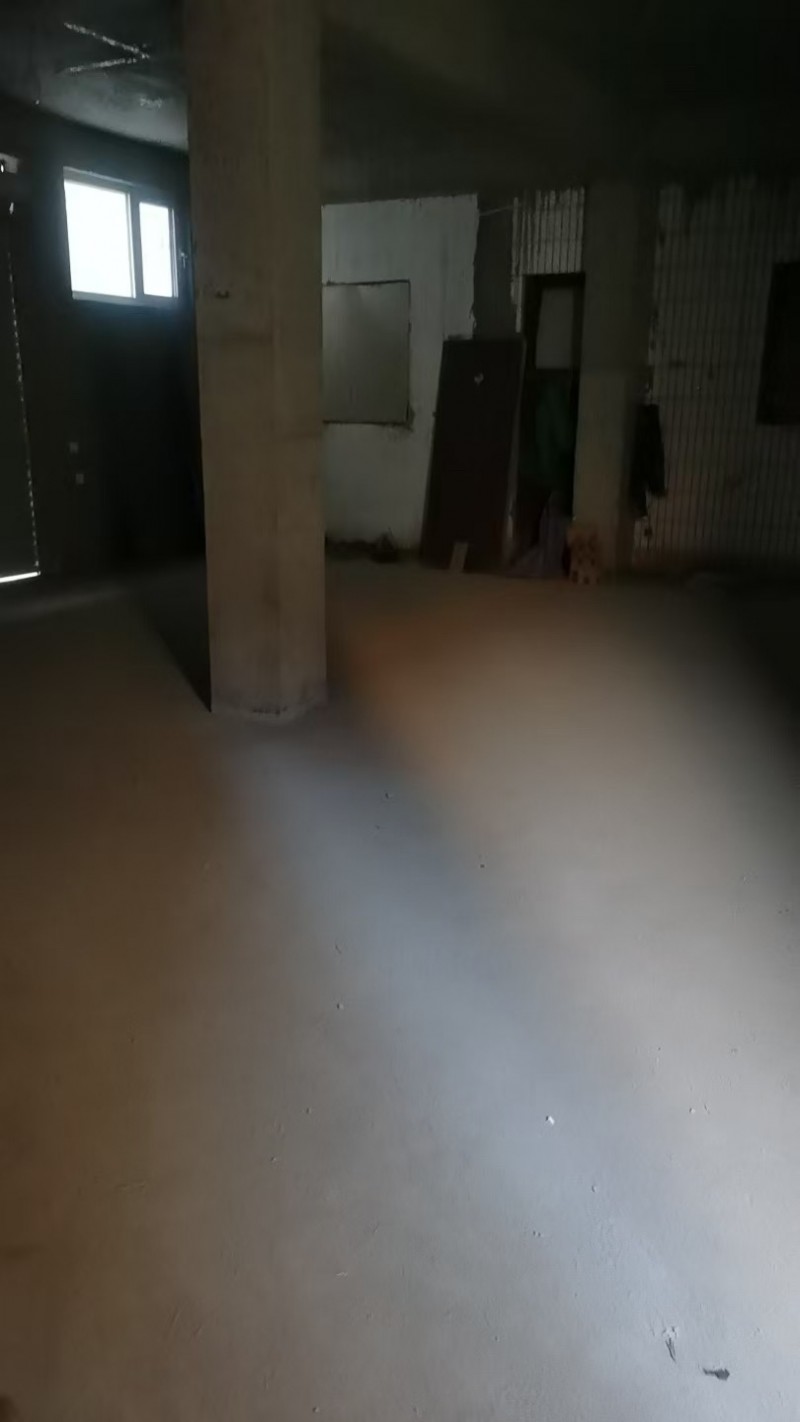【自建房】出租一层一百多平，位置在广安路中段路南，交通方便 需要的请联系（第 4 张）