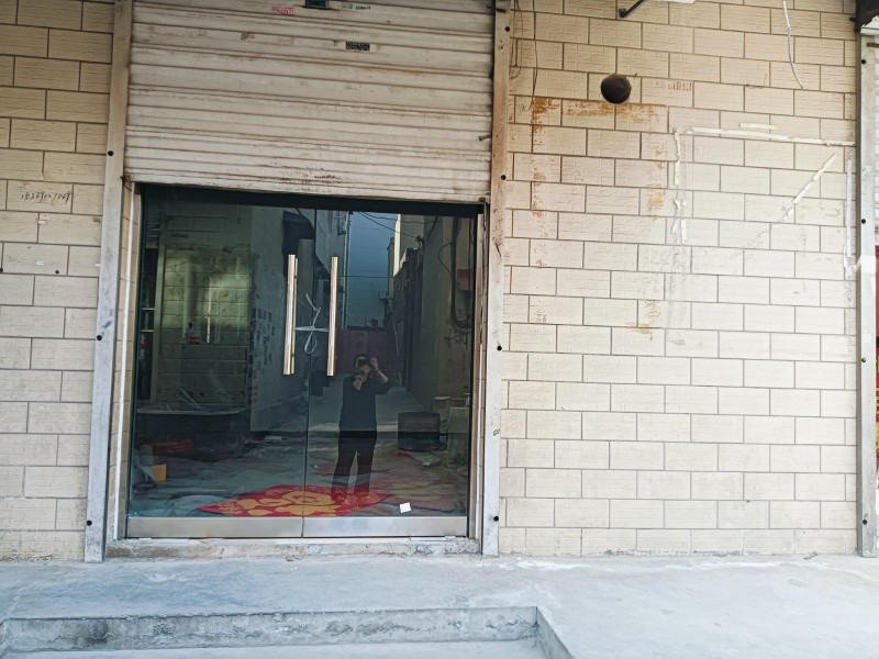 雪驰路临街社区底商出租，小面积好打理，一层临街，面宽适中，上下水、水电全齐，可明（第 1 张）