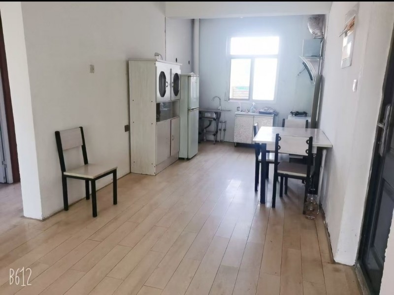 振兴街东贺堡小区一楼出租 89平两室一厅南北通透 厨卫精装·木地板·采光好 家具（第 2 张）