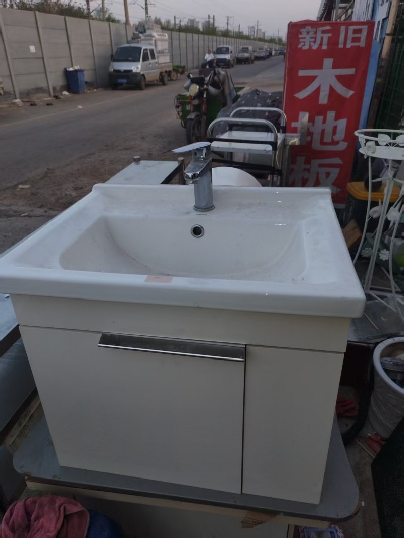 出售图中二手物品有需要的联系，有柜子，上下铺床 洗手池，置物架（第 7 张）