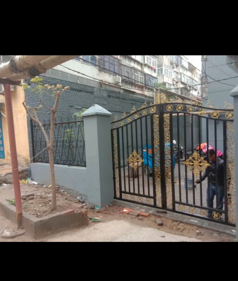 承接各种焊接、彩钢、楼梯扶手、楼梯、围挡、防护窗、树脂瓦、铁艺门、各种焊接加工、（第 1 张）