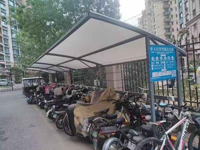 承接各种焊接、彩钢、楼梯扶手、楼梯、围挡、防护窗、树脂瓦、铁艺门、阳光棚、玻璃顶（第 6 张）