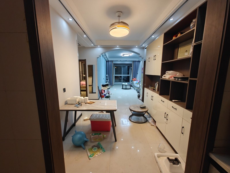 城市花园小区东门附近房屋出租 ​楼下有储藏间和停车场 ​顶楼刚装彩钢瓦，生活方便（第 3 张）