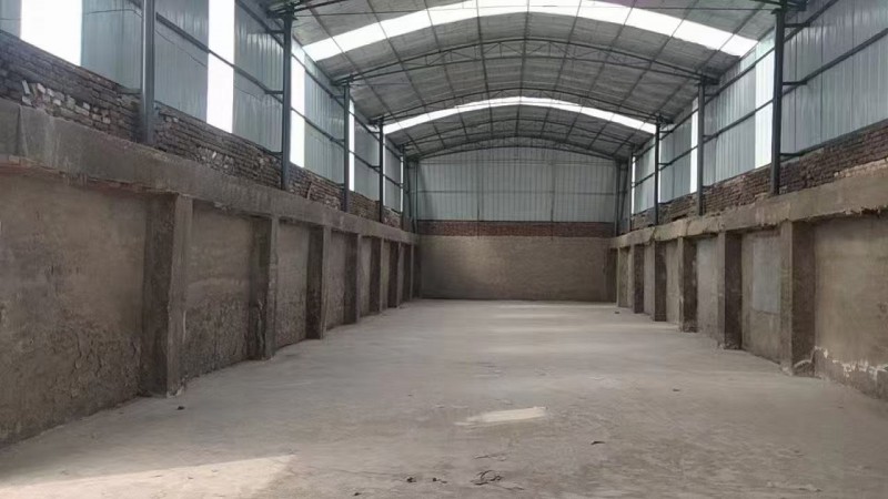 南堡华耀城附近仓库招租 ：300平方 
水电齐全，交通便利，价格和出租方式可详（第 1 张）