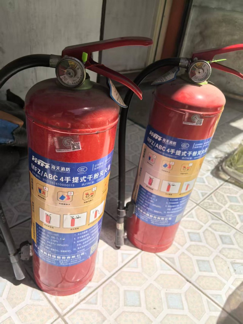 出售2个灭火器（第 1 张）