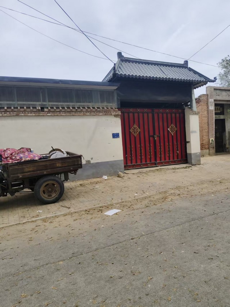 厂房出租 

县城北一公里留固村 
厂房面积500多平，配套办公室3间 （第 1 张）
