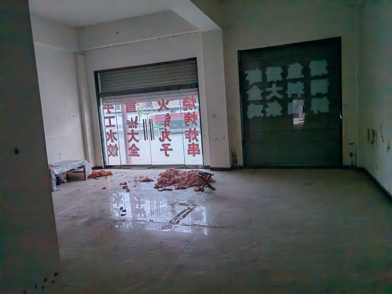 十里铺中学西新家园小区两间门市出租，南北通透，有独立卫生间，价格面议（第 1 张）
