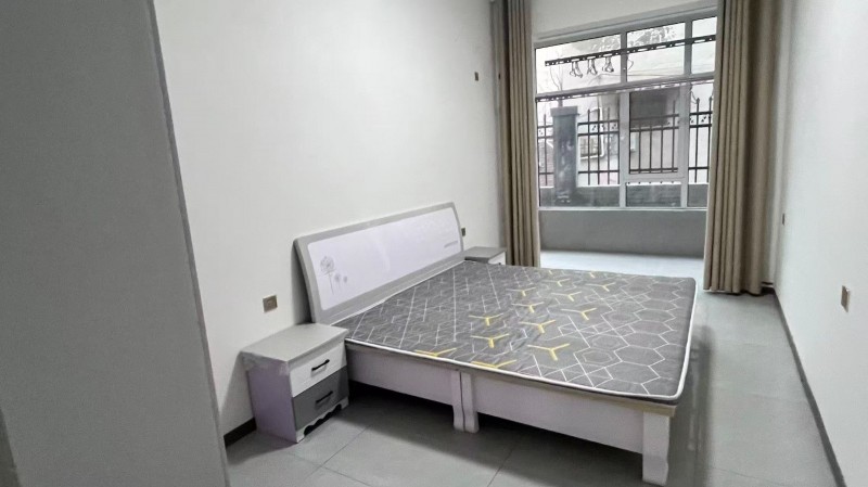 广平县西关中老诸板面西出租 
三室两厅两卫一厨，四室两厅两卫一厨，大阳台，南北（第 5 张）