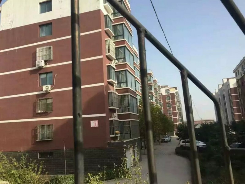 临街门市，门前可以停车，上下两层，上下各四十平米，天然气、暖气都有，附近有幼儿园（第 7 张）