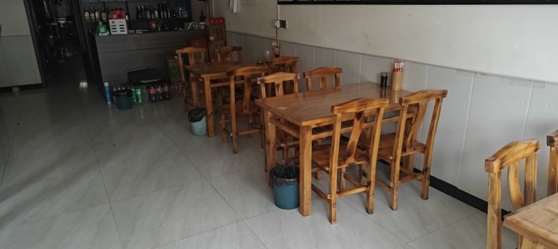 转让营业中的饭店 因身体原因转让新装修 二楼6个包间楼下5个，260平可住宿。 （第 1 张）