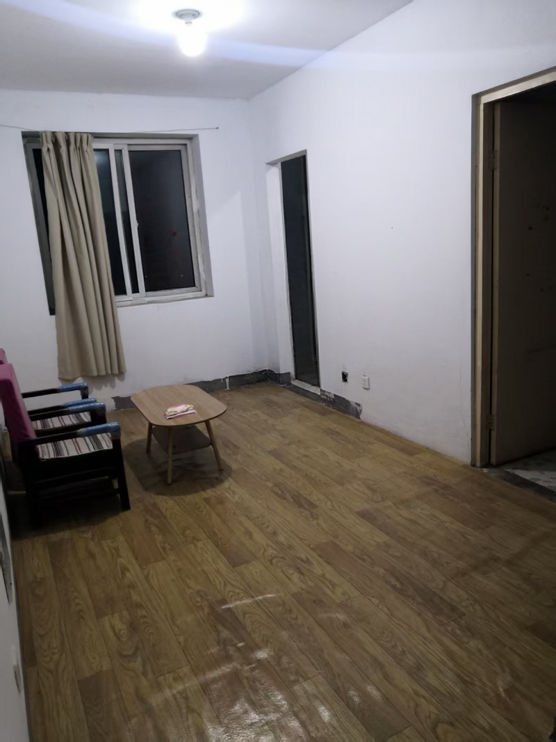 出租大树湾一厅一室一卫，集体供暖家电齐全领包入住，有意者请联系 非诚勿扰（第 2 张）