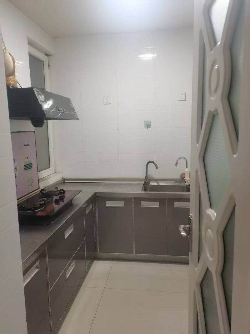 出租复兴区 光华苑小区单元楼 南区，24-2-203 。（第 1 张）
