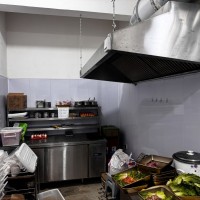 【旺铺转让！接手即可营业的自助烤肉店】 
因另有发展，转让经营中的自助烤肉店。（第 3 张）